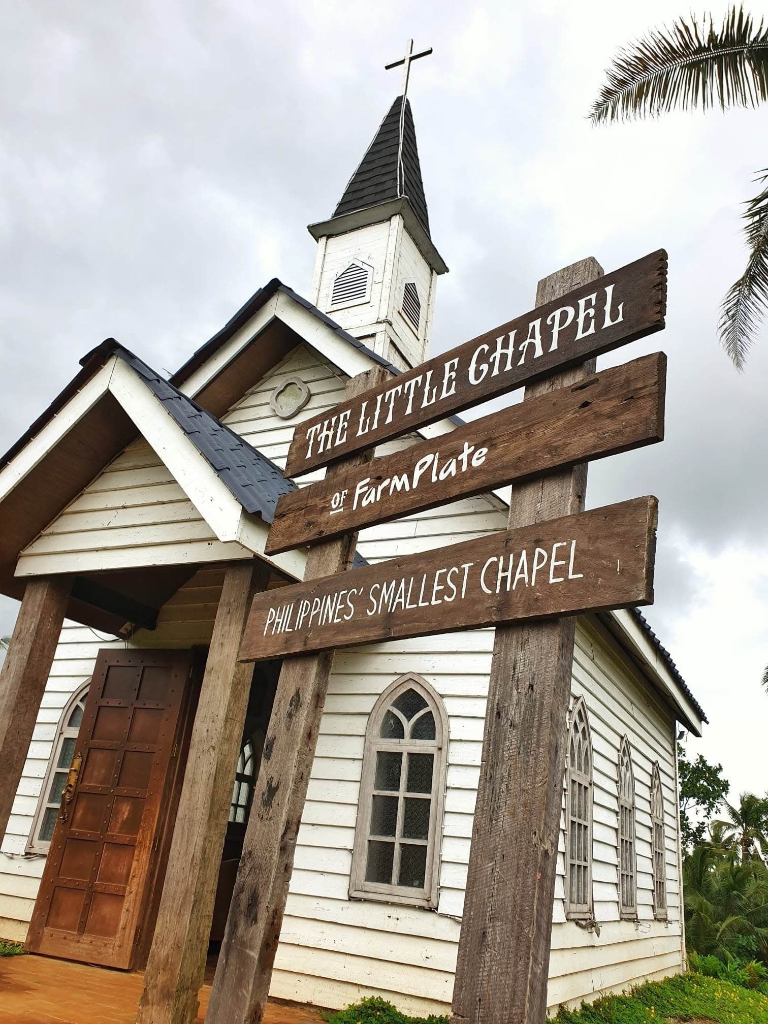 Wedding at the Little chapel